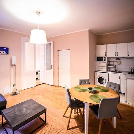 Jules' Sunny, Spacious And Central Apartment Sibiu Ngoại thất bức ảnh