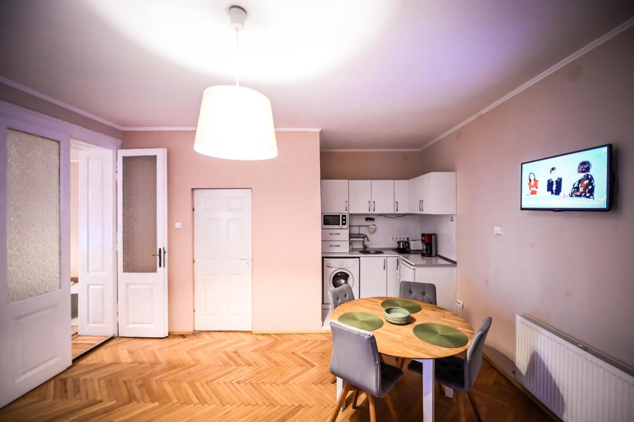Jules' Sunny, Spacious And Central Apartment Sibiu Ngoại thất bức ảnh